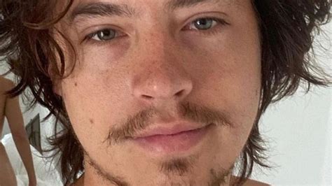 cole sprouse scandal|Cole Sprouse posts completely nude mirror selfie。